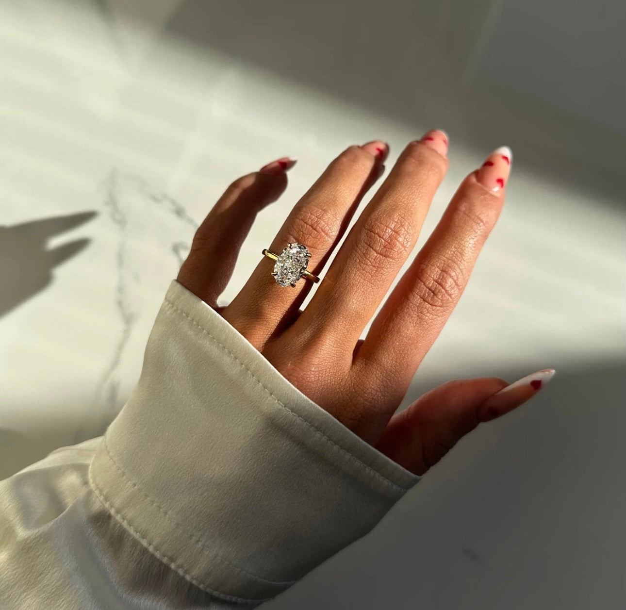 CRUSHED ICE OVAL CUT RING