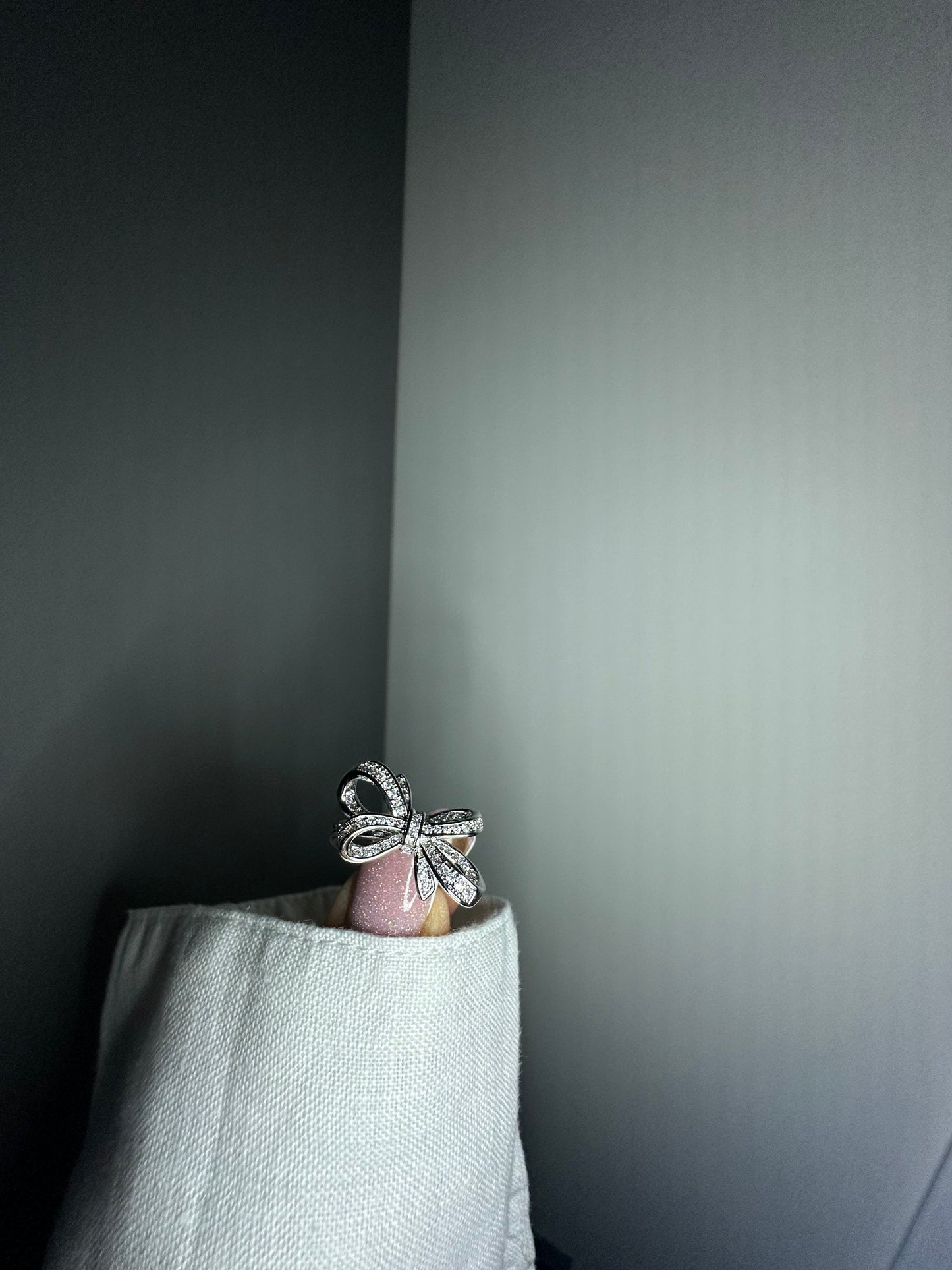 "BOW DIAMOND" RING