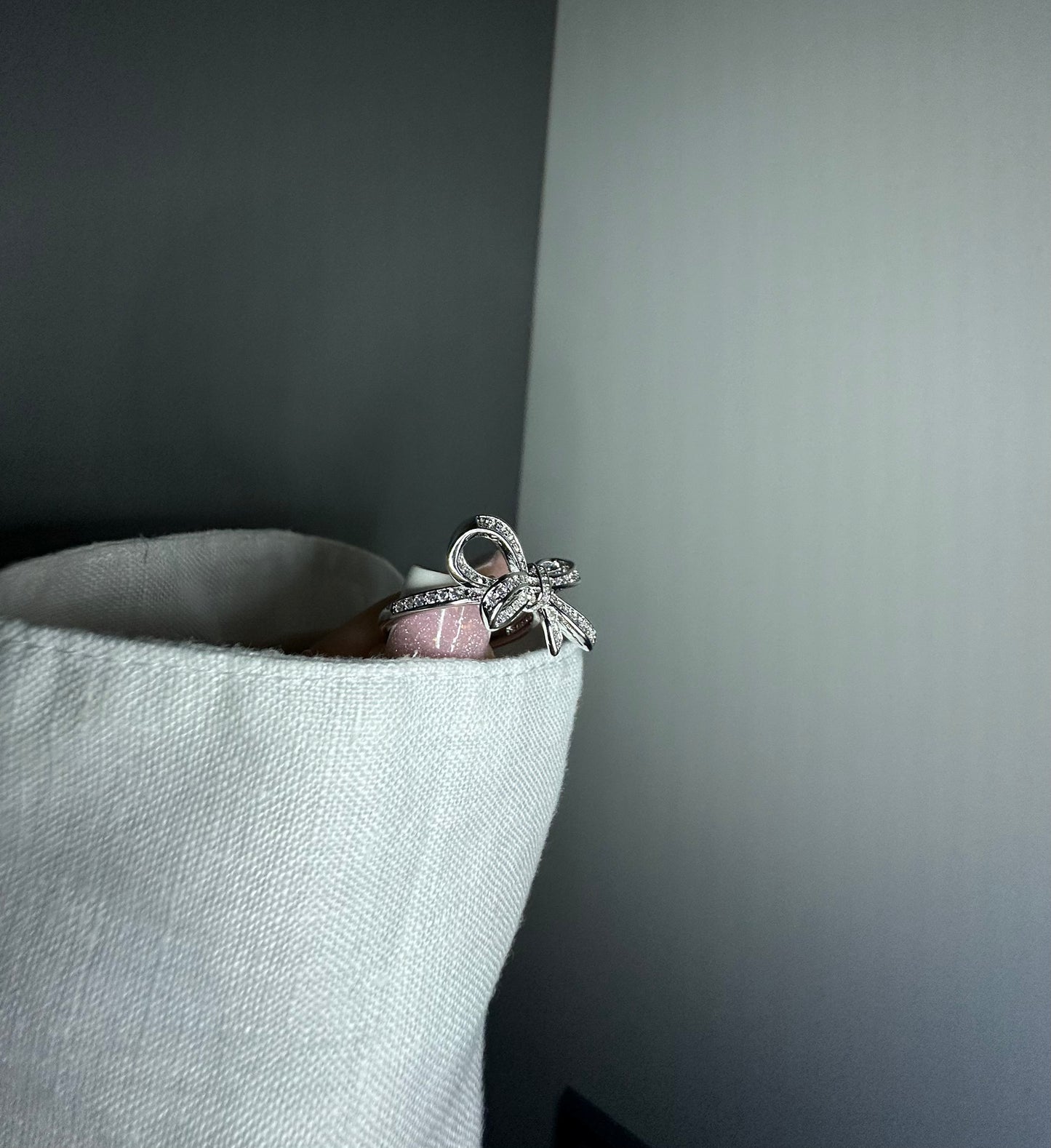 "BOW DIAMOND" RING