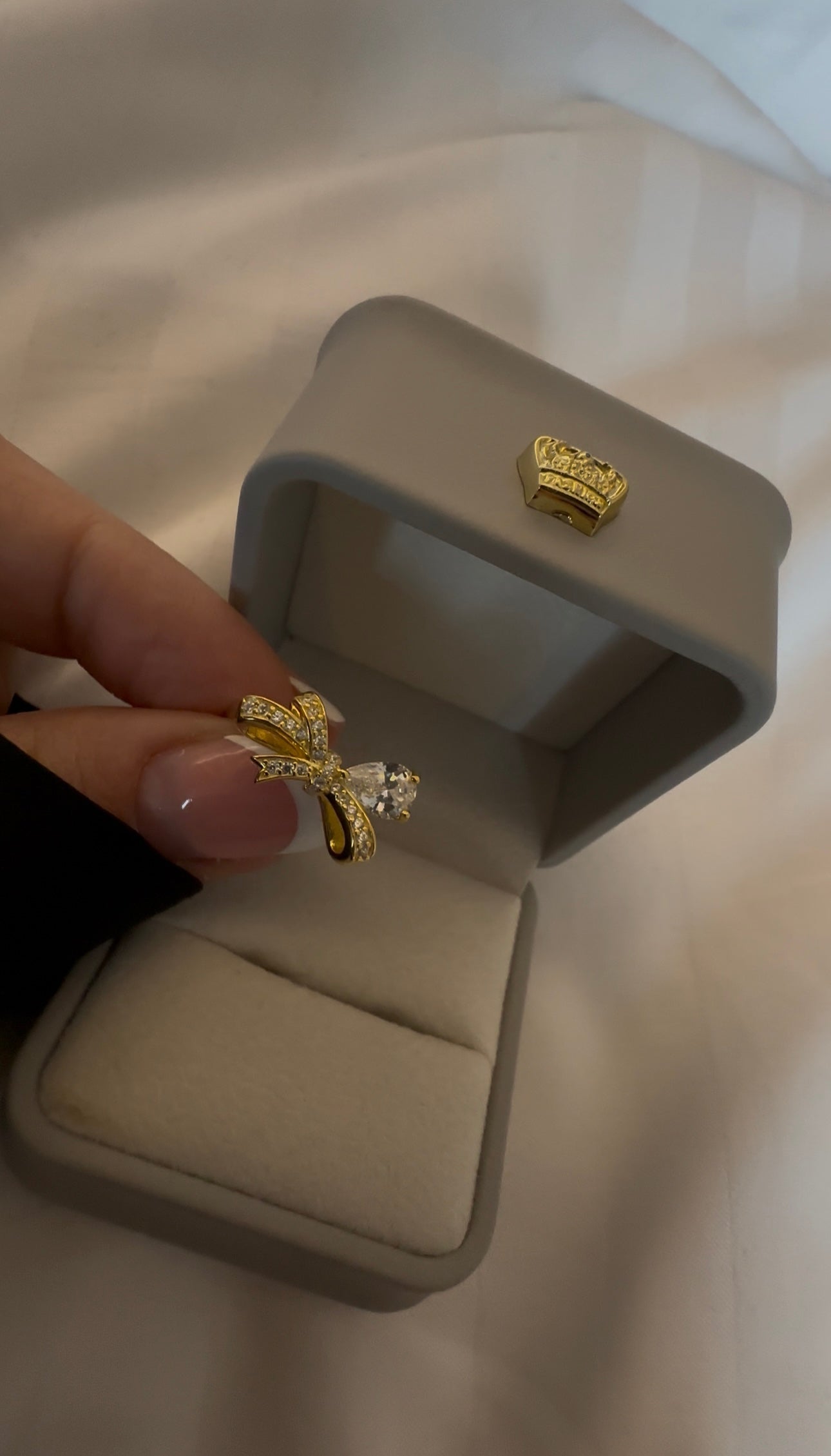 GOLD “PRINCESS BOW” RING