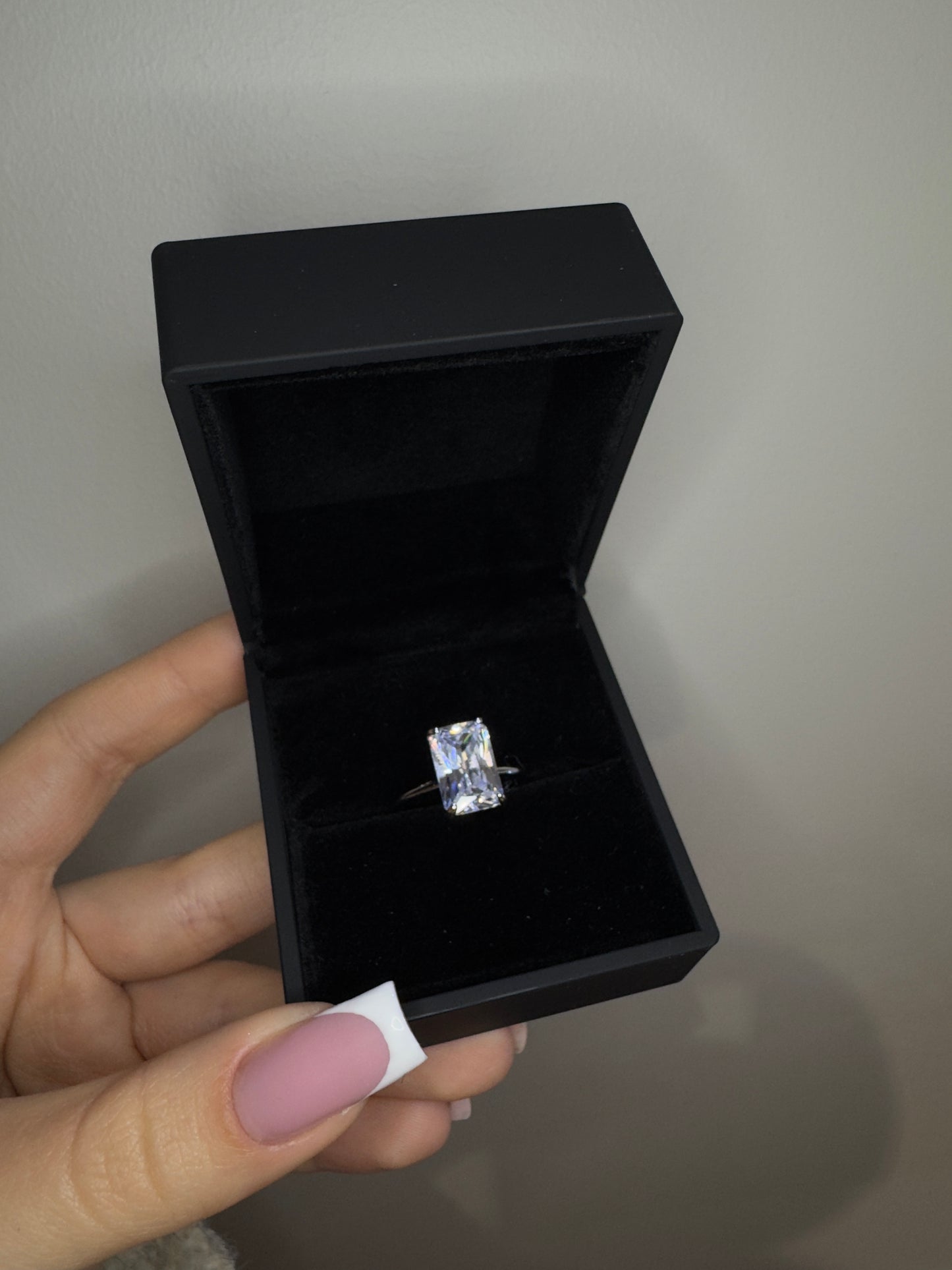 "NAOMI" RING