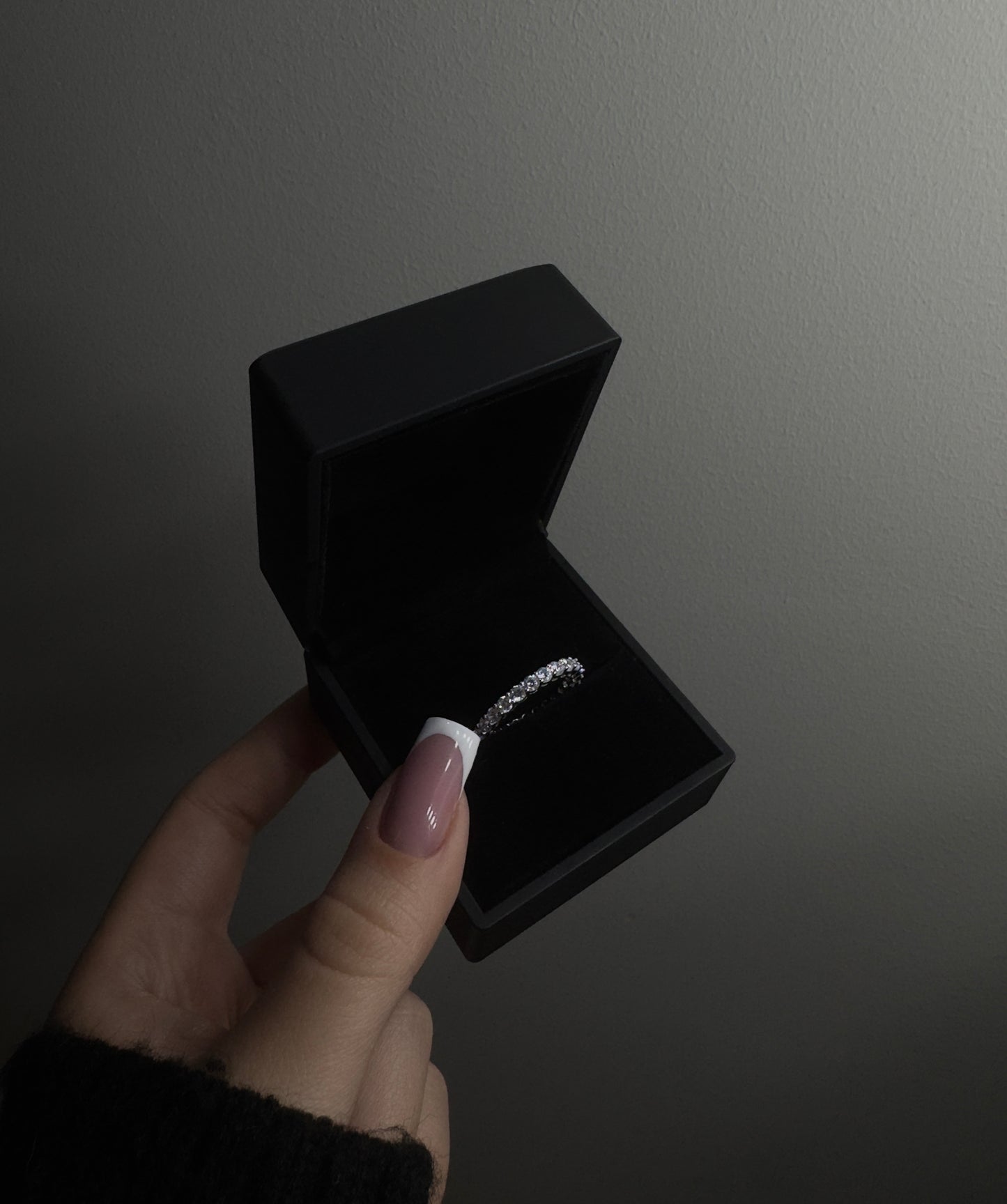 "CHLOE" BAND RING