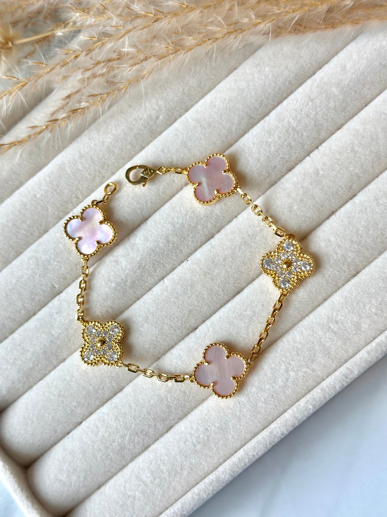 Clover Glow Bracelet