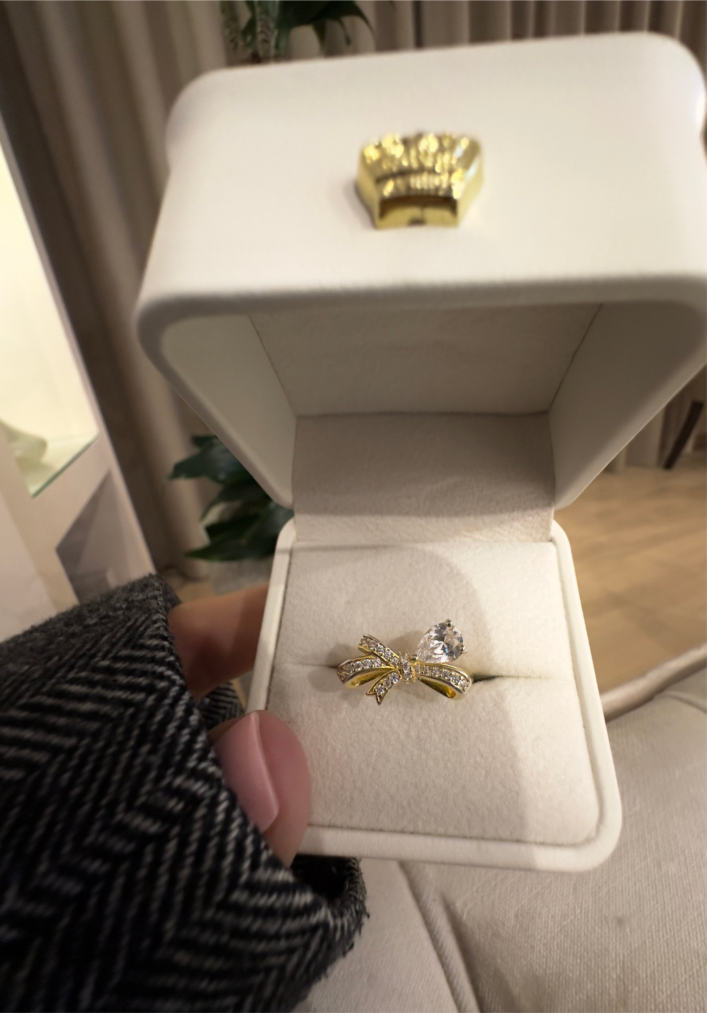GOLD “PRINCESS BOW” RING