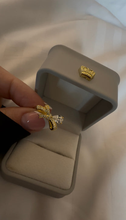 GOLD “PRINCESS BOW” RING